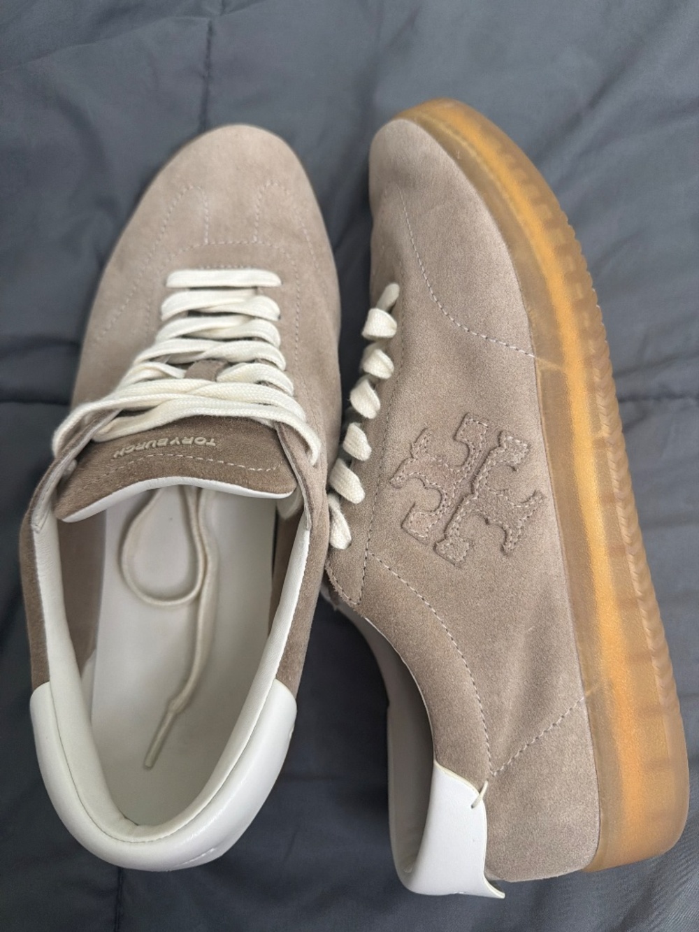 Tennis shoes - Picture 3 of 3